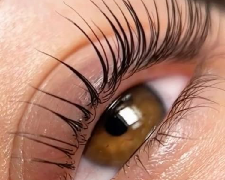 Lifting de pestañas + tinte + botox