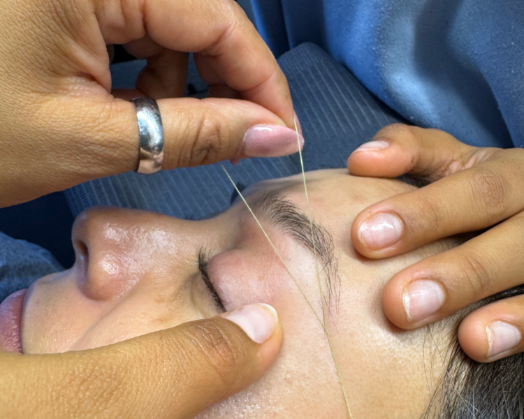 Depilación Con Hilo Cejas