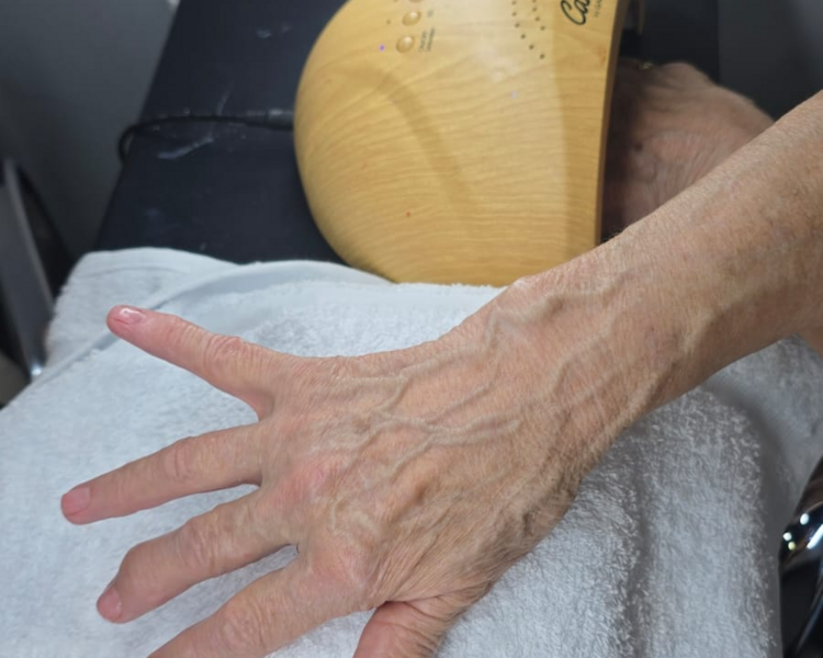 MANICURIA SEMI SIN EXTRACCION DESDE