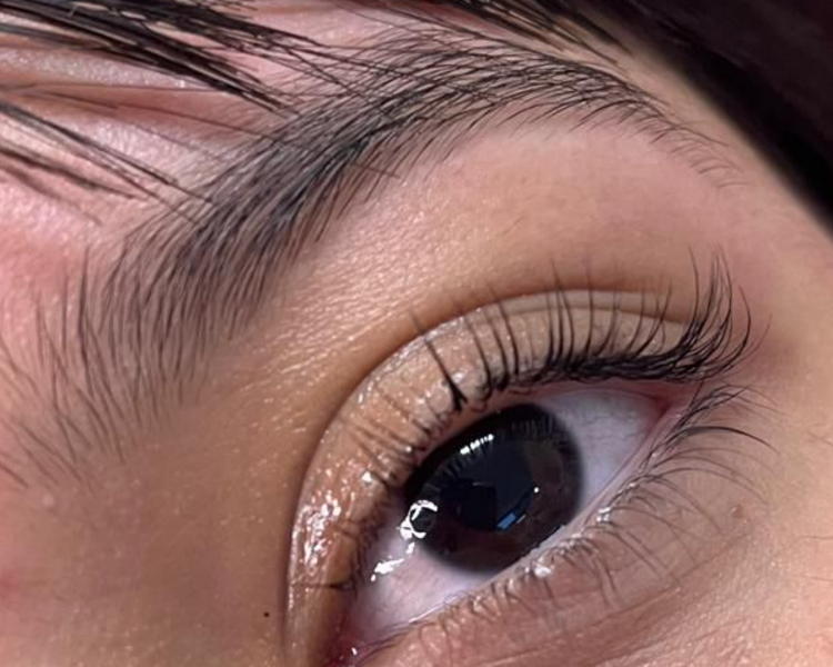 🪞 Lifting de Pestañas – Mirada curva, natural y sin extensiones