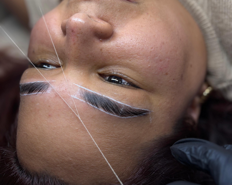 ARQUITECTURA DE CEJAS: diseño y perfilado con hilo.