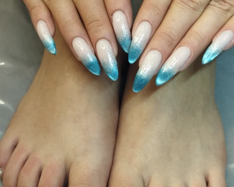 Capping en manos + Esmaltado Semipermanente en pies