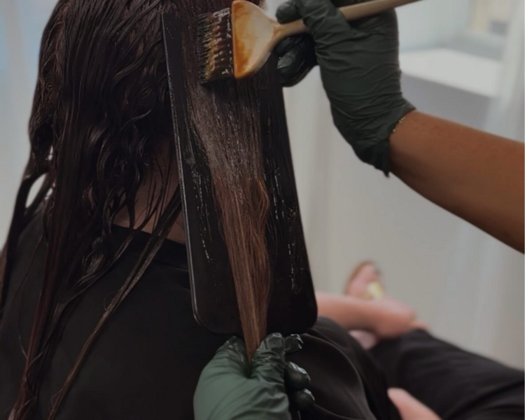 Tinte global + masaje capilar hidratante