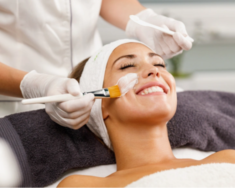 PRIMERA CONSULTA (DIAGNOSTICO + TRATAMIENTO + RUTINA SKINCARE)