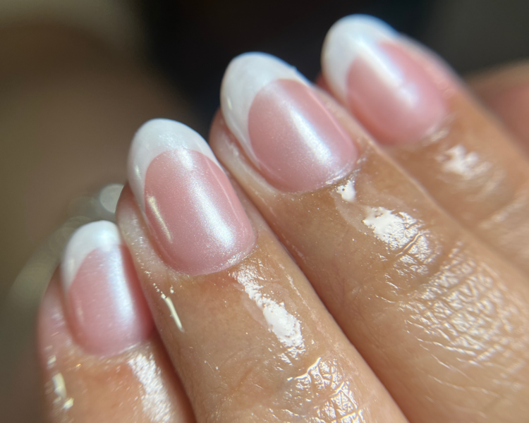 MANICURA CLÁSICA VIBRA – ESMALTADO PERMANENTE