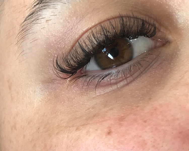Spire Lashes – Efecto Anime Moderno