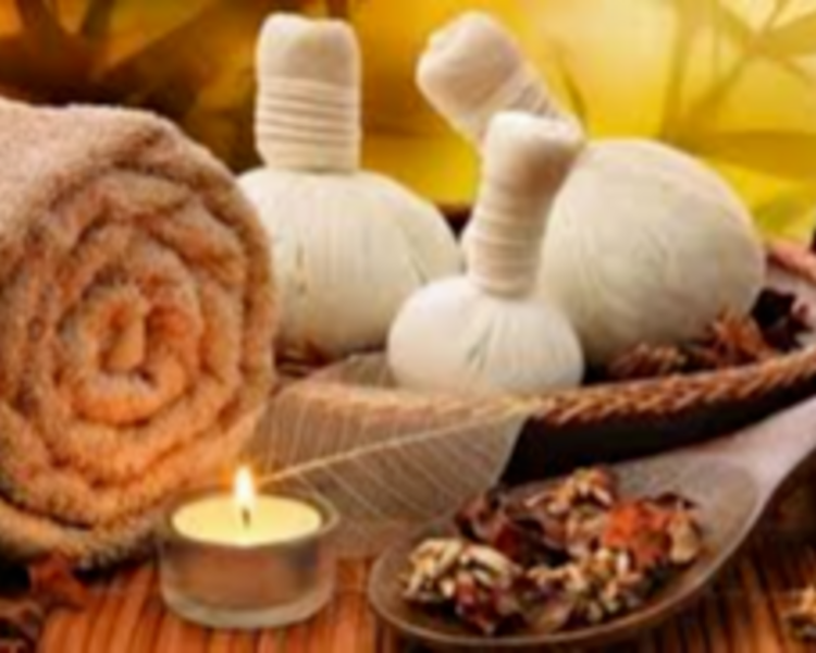 Masaje con Pindas Herbales