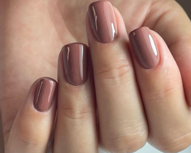 Manicura semipermanente 