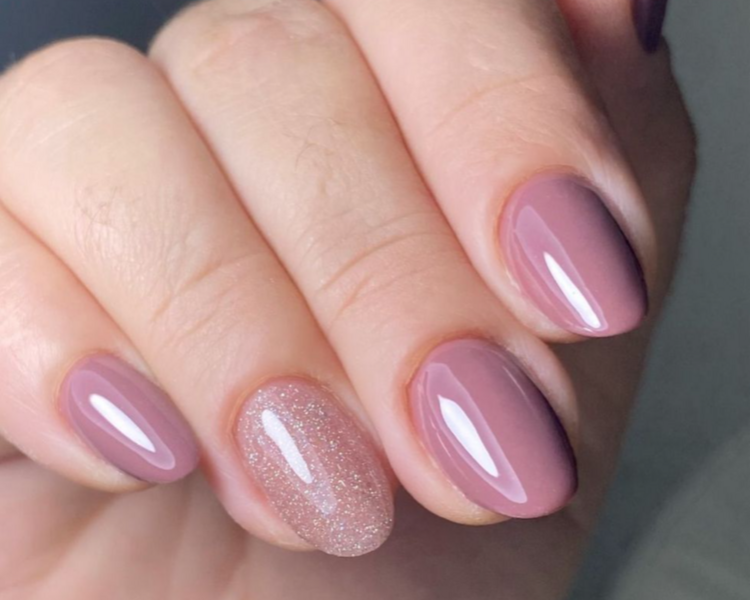 Manicure con ruber tono liso