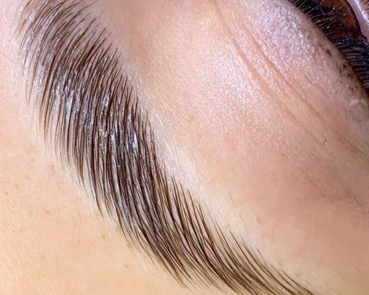 Laminado de cejas 