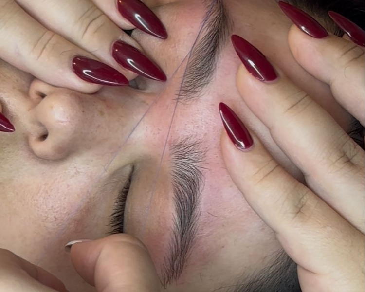 Diseño y depilación de cejas + bozo