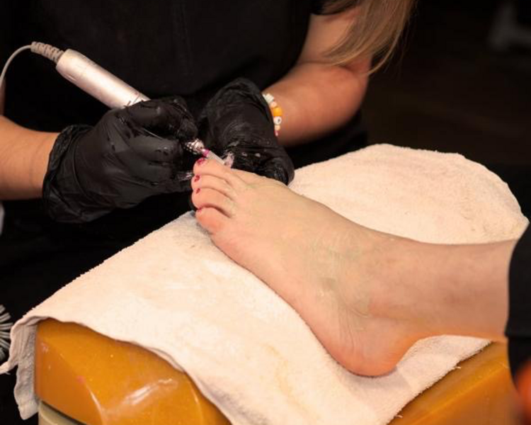 Pedicure + esmaltado