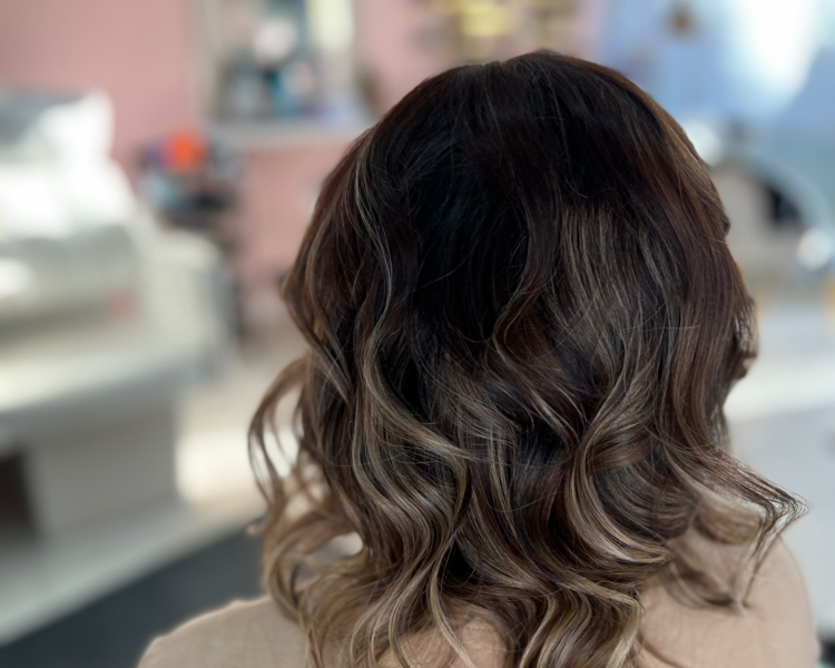 Babyligh o morena iluminada. Cabello S