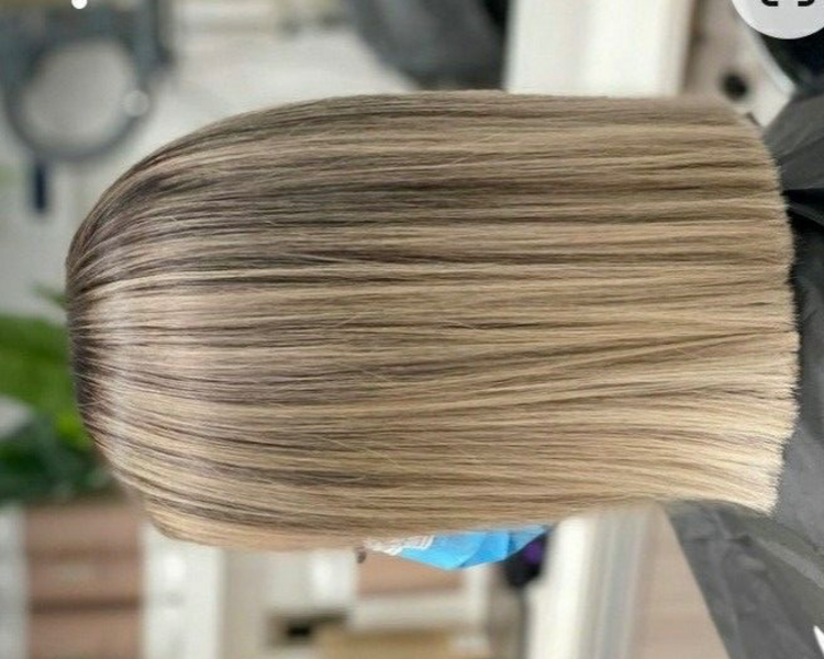 Power blond by Roxana. Cabello S