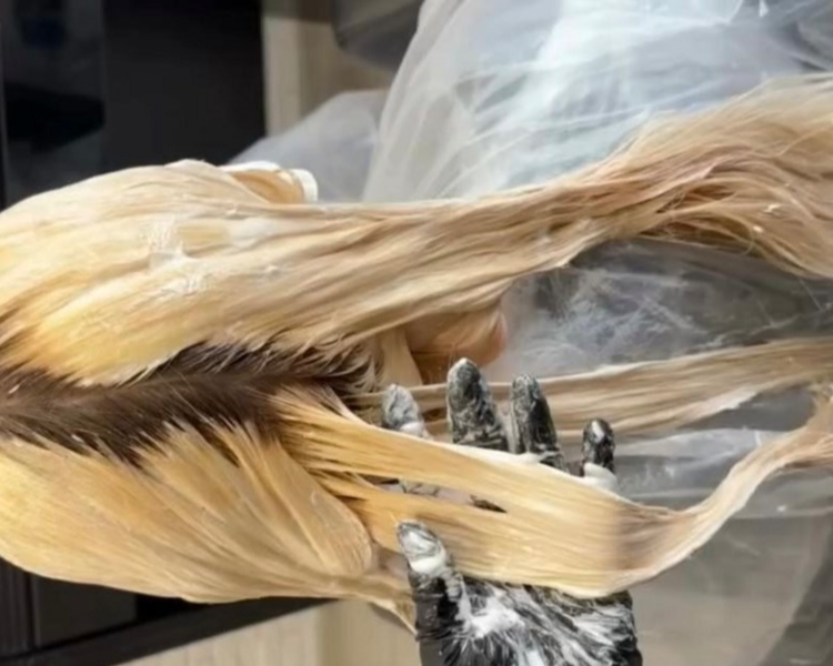 Decapado o decoloración global. Cabello L 