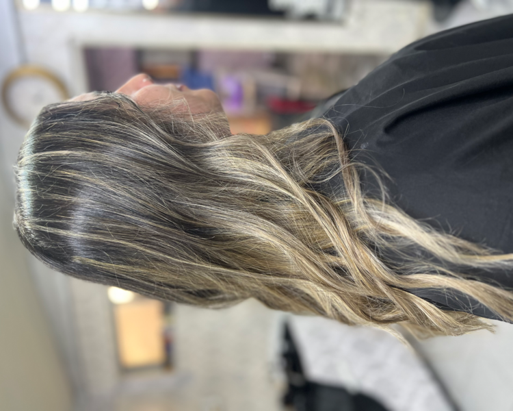 Balayage o Mechas creativas cabello L