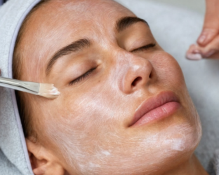 EXFOLIANTE FACIAL (MASAJE FACIAL + EXFOLIACIÓN) ESCAPADA