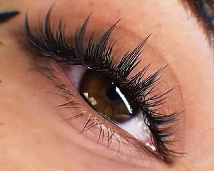 Pestañas efecto anime