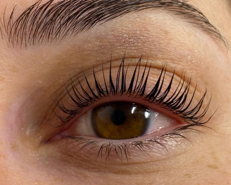 Lifting de pestañas tradicional (con tinte)