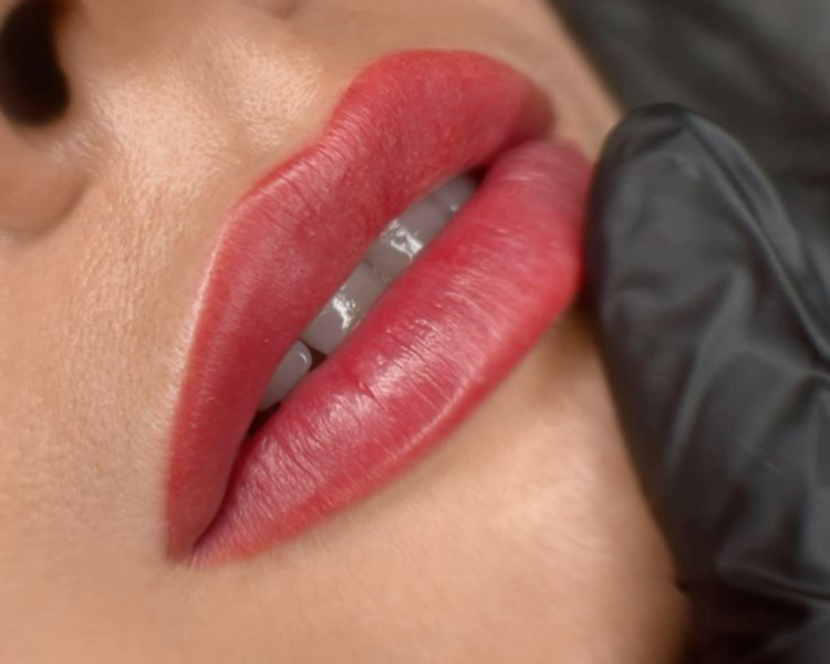 MICROPIGMENTACION EN LABIOS 