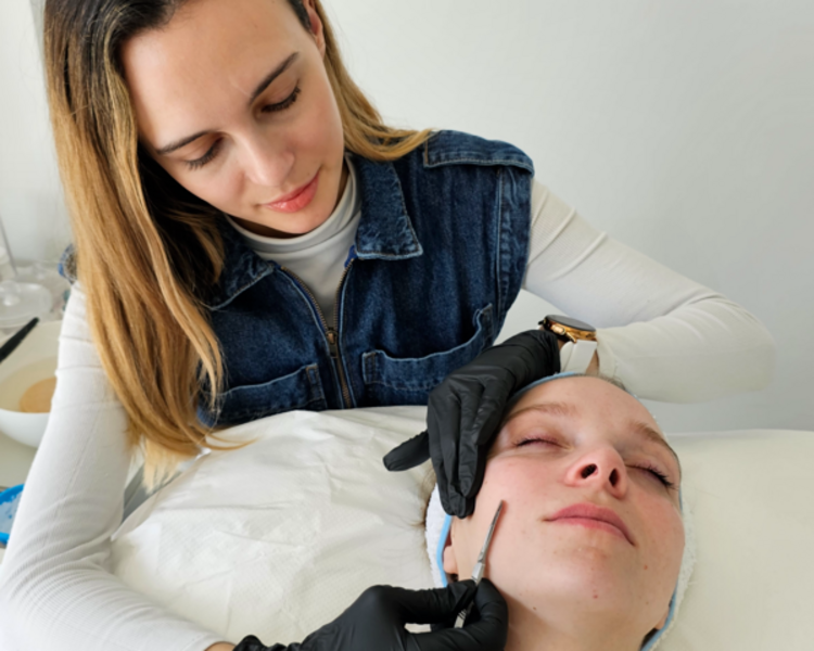 LIMPIEZA+DERMAPLANING+BABY FACE (RADIOFRECUENCIA FACIAL)