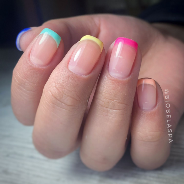 Manicure Rusa (Esmaltado permanente simple con Nivelación)