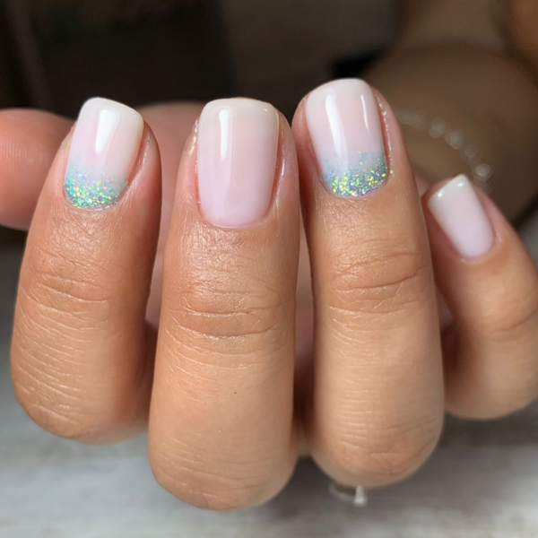Manicure Rusa (Esmaltado permanente simple con Nivelación)