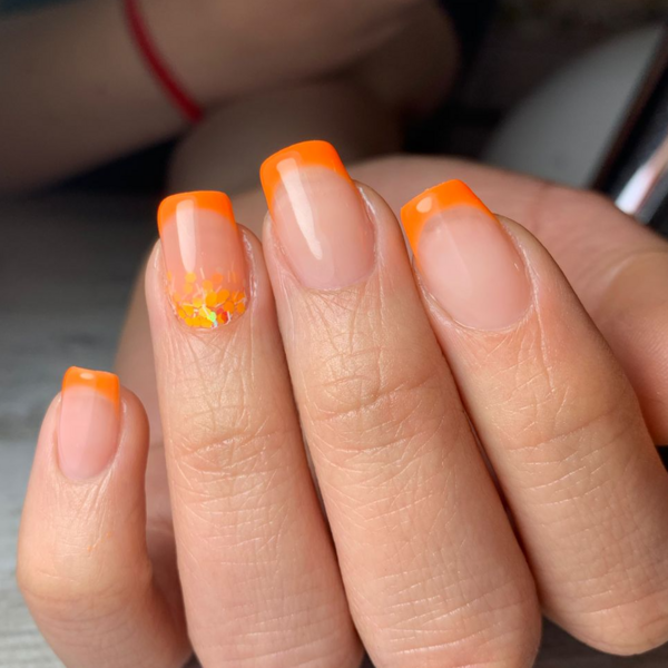 Manicure Rusa (Esmaltado permanente simple con Nivelación)