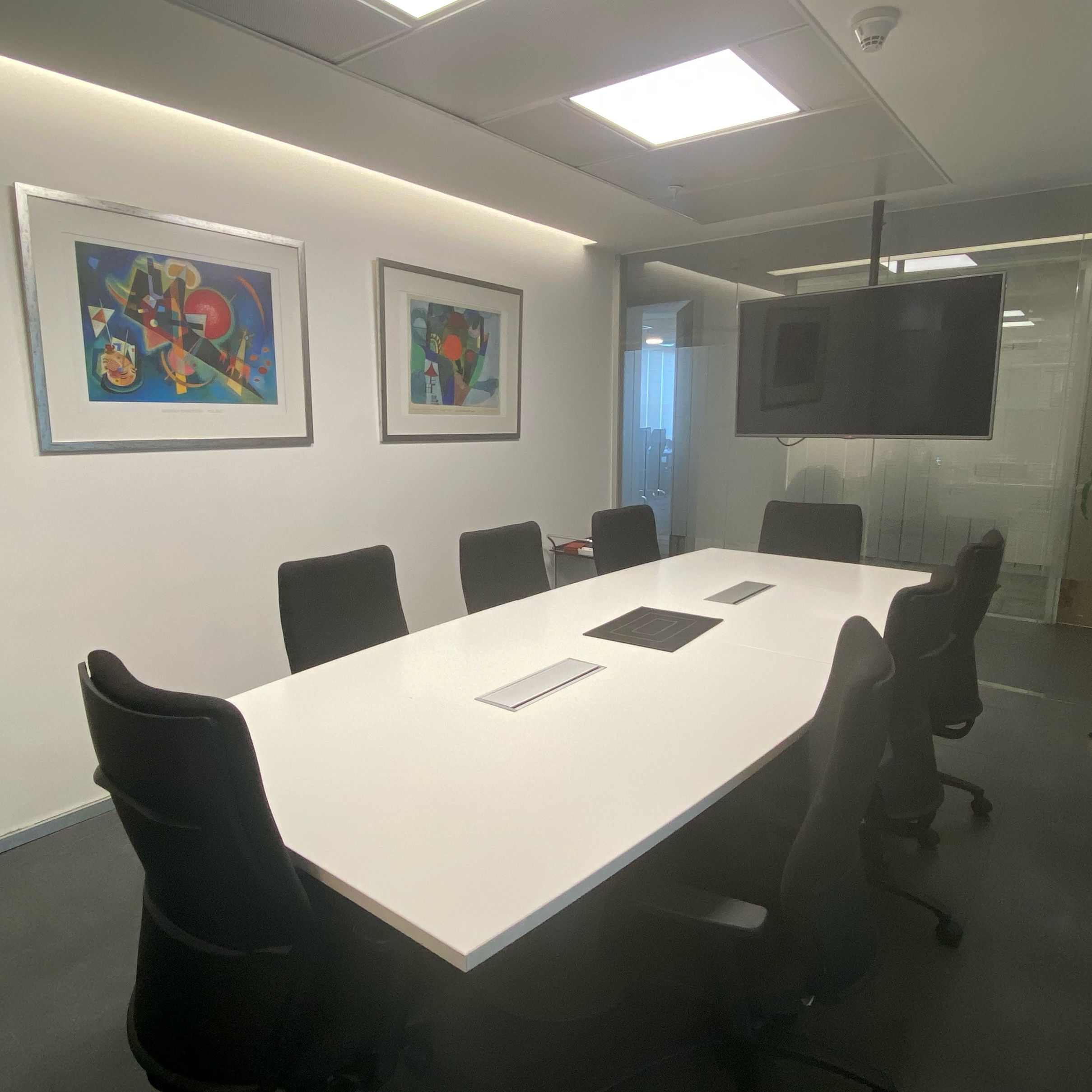 Sala 4 personas / Antonio Bellet 