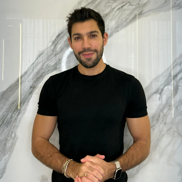 Diseño/Shatush/Baby shatush/Shatush cobrizo o RETOQUE de esos servicios + corte con JOEL.