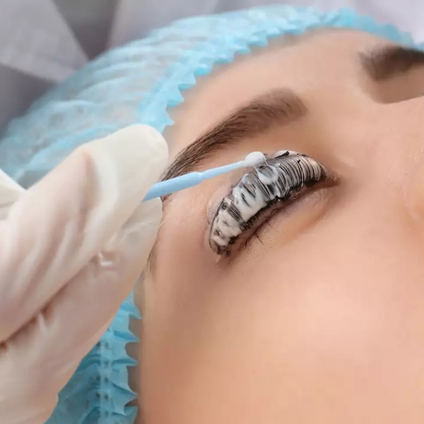 Lifting, tinte + Botox de pestañas