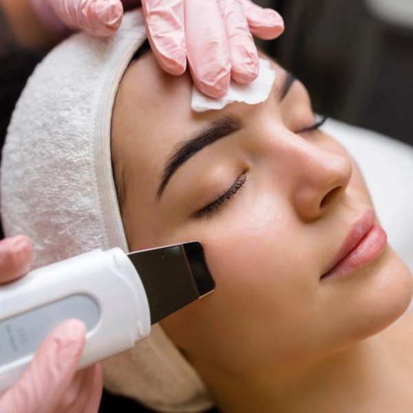 Limpieza de Cutis con punta de diamante e hidratación (EFECTIVO $38.000)