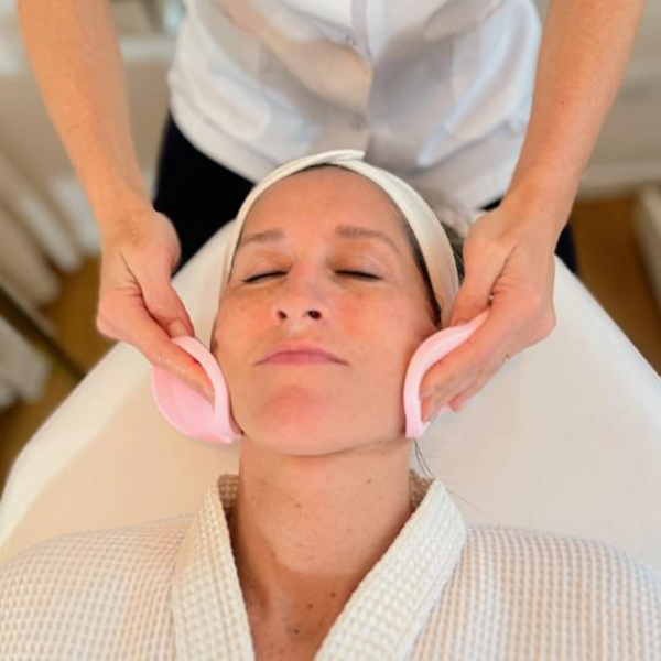 Limpieza de cutis profunda con dermapen (deep facial cleansing and microneedling) (EFECTIVO $54.000)
