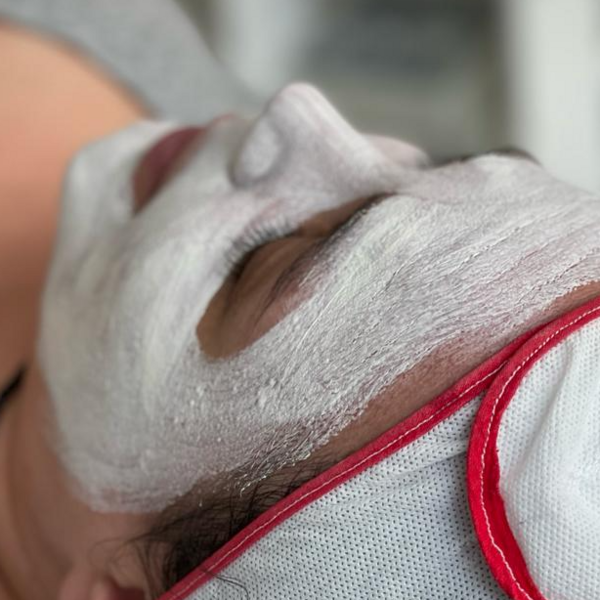 PACIENTES CON ACNE: Limpieza de cutis profunda con extracciones complejas turno con Marisel ( EFECTIVO $56.000)