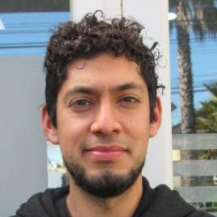 Klgo. Esteban Gómez G.