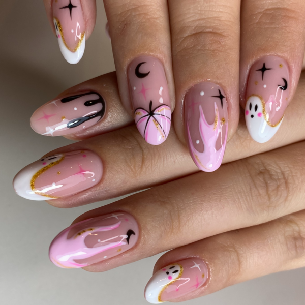 Nail art con cualidad compleja.