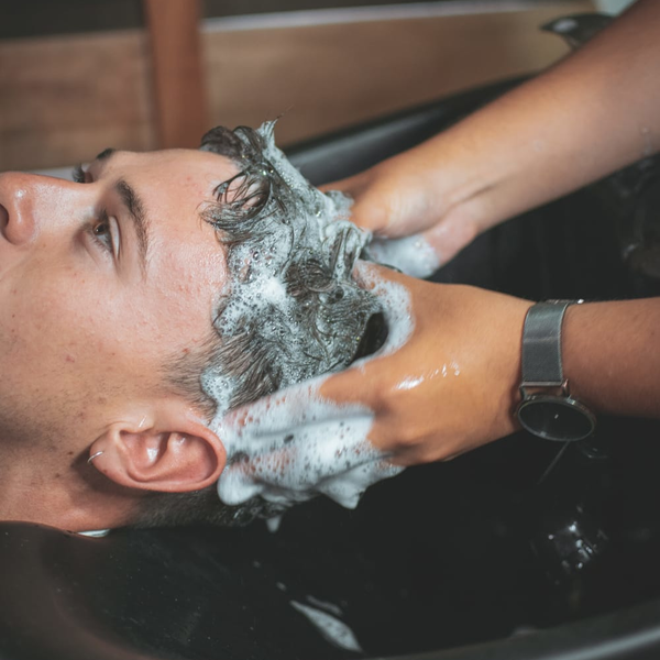 LAVADO CON MASAJES CAPILARES