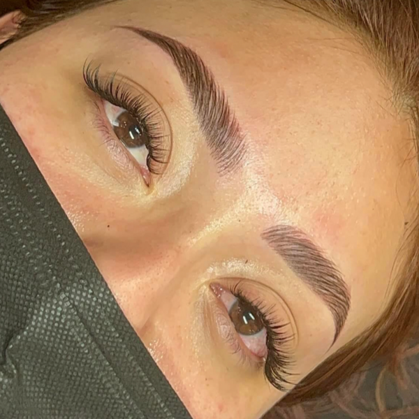 Extensiones de pestañas + cejas