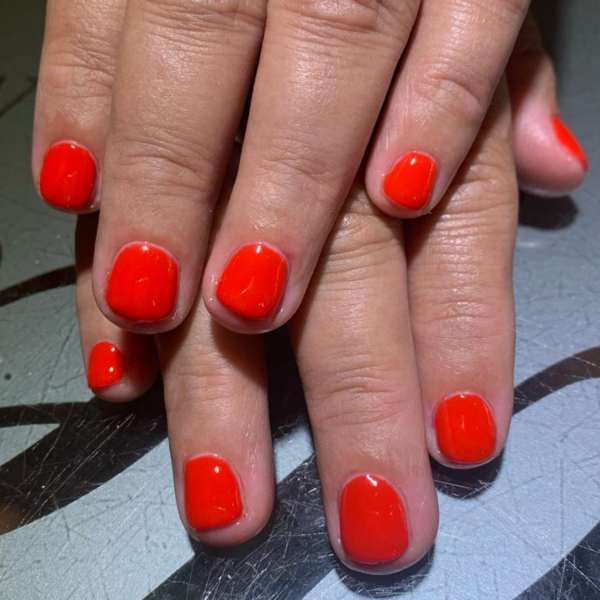 Manicuria + esmaltado semi permanente