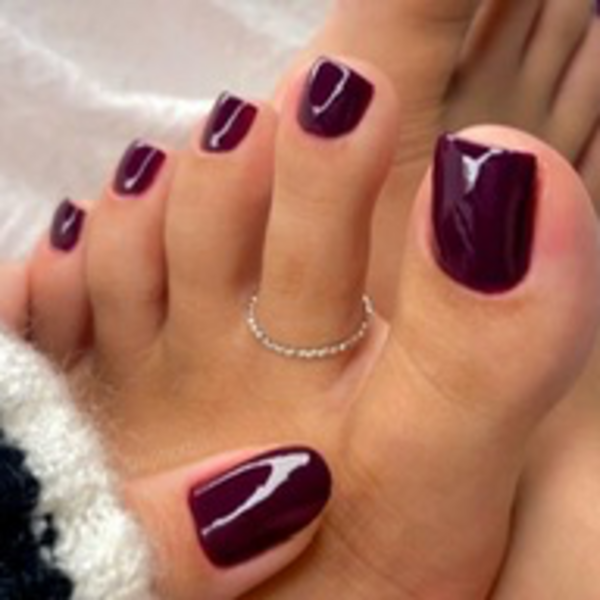 Manicura Tradicional + Pedicura Permanente