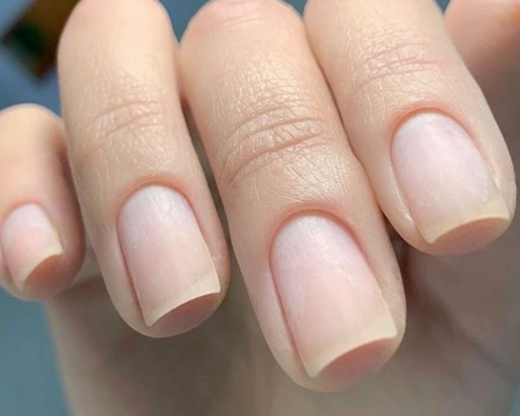 MANICURA SIN ESMALTADO