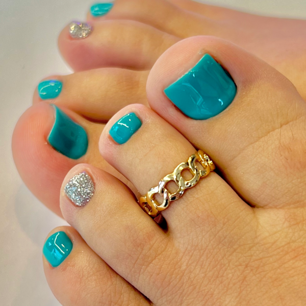 PEDICURE RUSO + ESMALTADO PERMANENTE