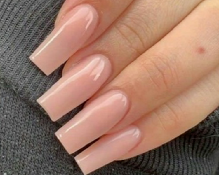 EXTENSION DE UÑAS ACRILICAS EN TONO NATURAL (NUDE)