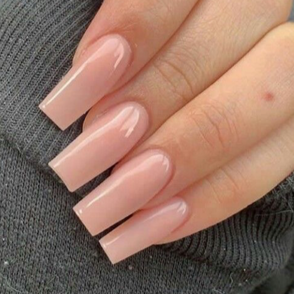 EXTENSION DE UÑAS POLYGEL EN TONO NATURAL (NUDE)