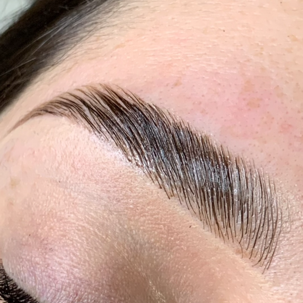 (PROMOCIÓN) Laminado de Cejas + Diseño, Perfilado con cera y Tinte de Cejas (Depilación de bozo GRATIS)