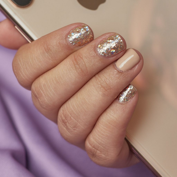 MANICURA SEMIPERMANTE EXPRESS Y PEDICURA TRADICIONAL