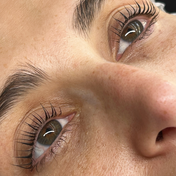 Lifting de pestañas (incluye tinte y botox)