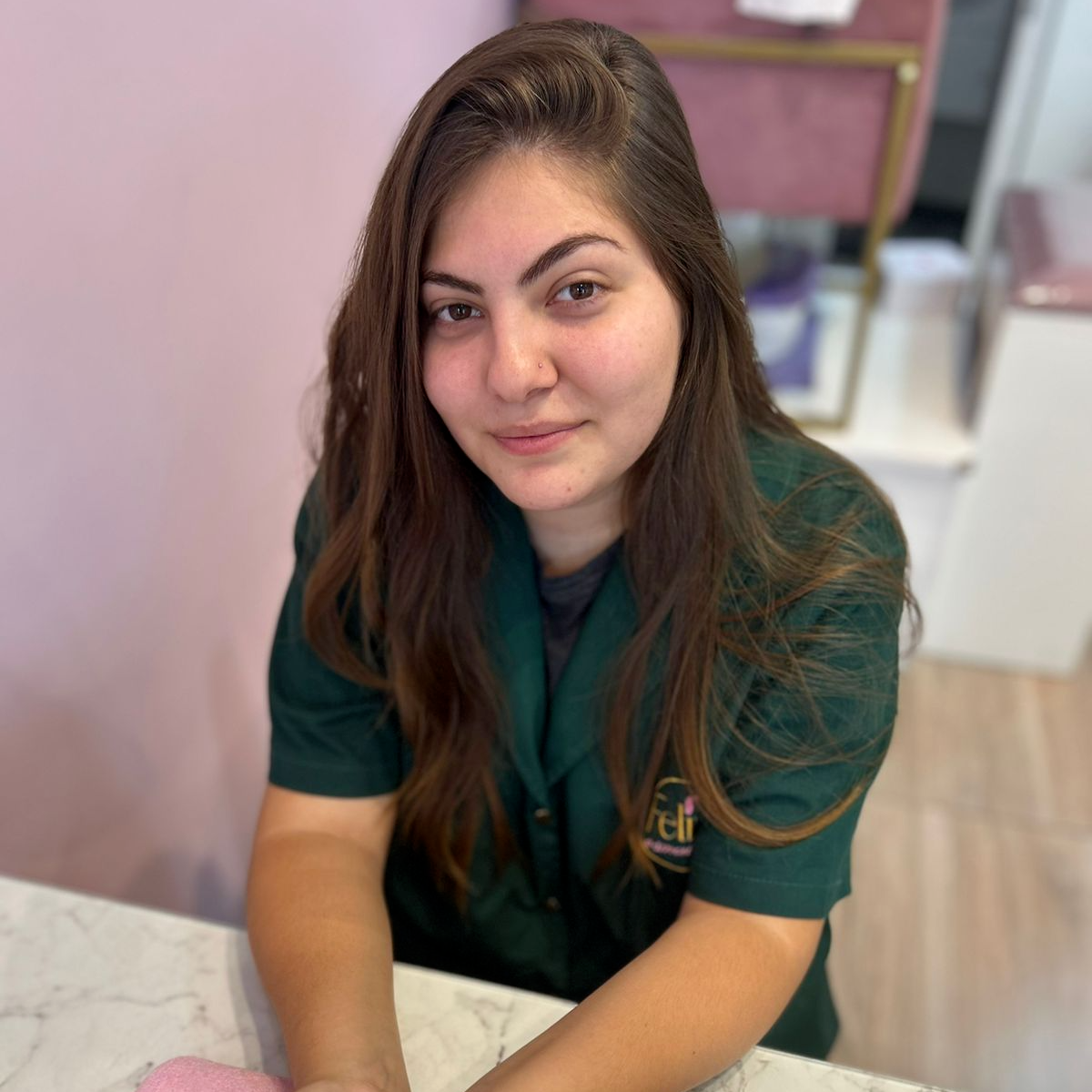  Noe     (Manicura y pedicura)