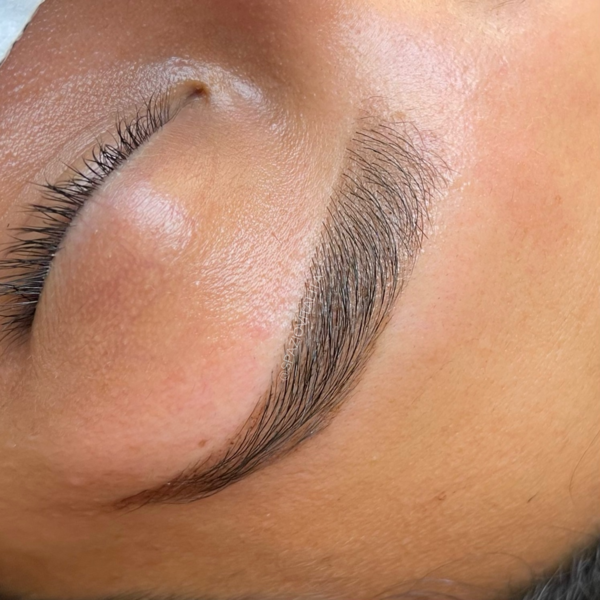 Diseño, Perfilado (con cera) y Tinte de cejas (Válido para hombre y mujer)