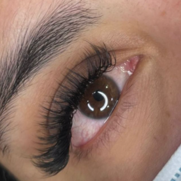 extensiones de pestañas (hibridas)